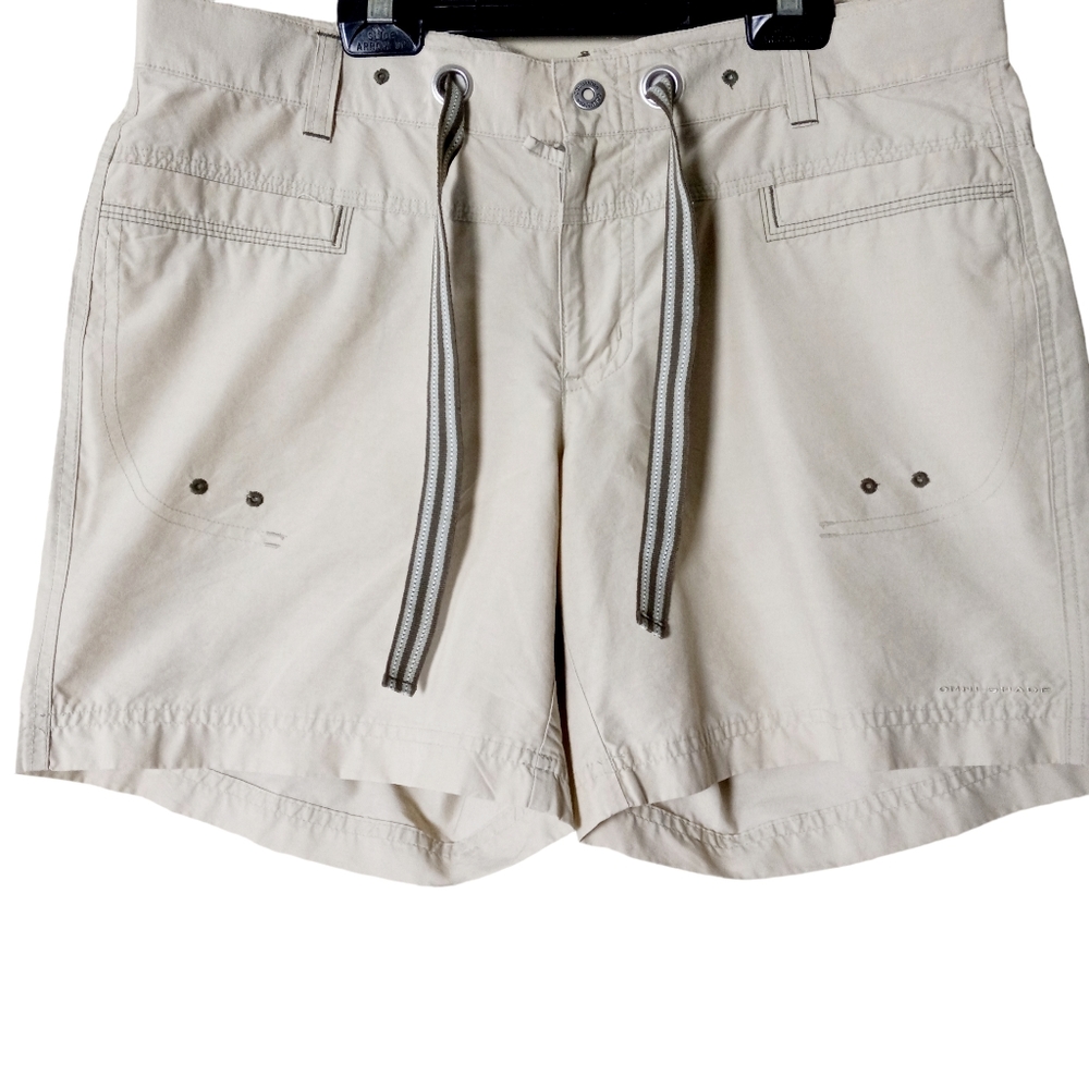 Columbia cargo shorts size medium with 32in waist 6in inseam